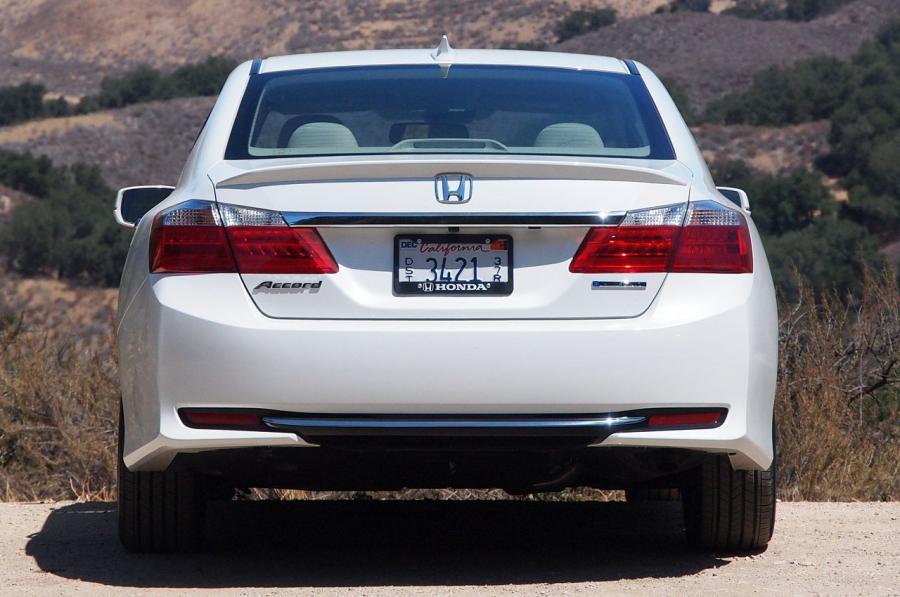  Honda Accord Plug-In Hybrid 2014 года  (фото 76 из 109)